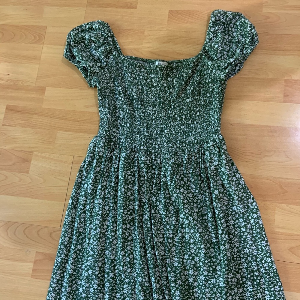Floral puff sleeve dress